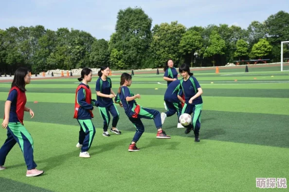儿子毕业礼,爱弓凉：从学业成就到未来职场的转变，亲子关系在成长中的重要性与影响力解析