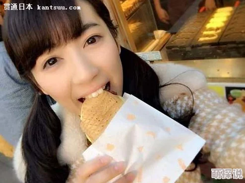 美女被扒开屁股视频引发网友热议，社交媒体上讨论不断，相关话题迅速登上热搜榜单，引发广泛关注与争议