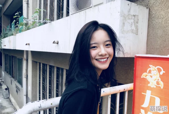 闺女17岁每天晚上要抱着睡，父母感慨时光飞逝，亲情依旧温暖如初，让人心生不舍与珍惜