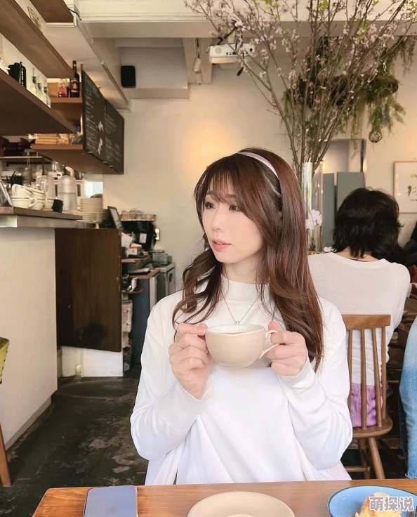 篠田步美番号最新动态：新作品发布引发热议，粉丝期待更多精彩内容与合作项目的曝光