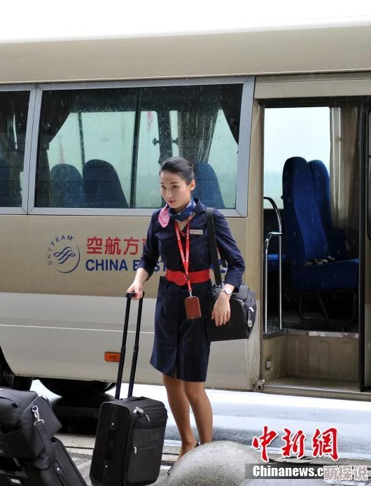 探索空姐职业背后的故事与挑战：她们的生活与梦想