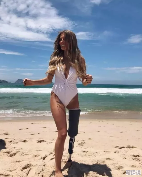 惊艳瞬间：美女脱去裤衩，展现完美身材与迷人曲线的诱惑时刻