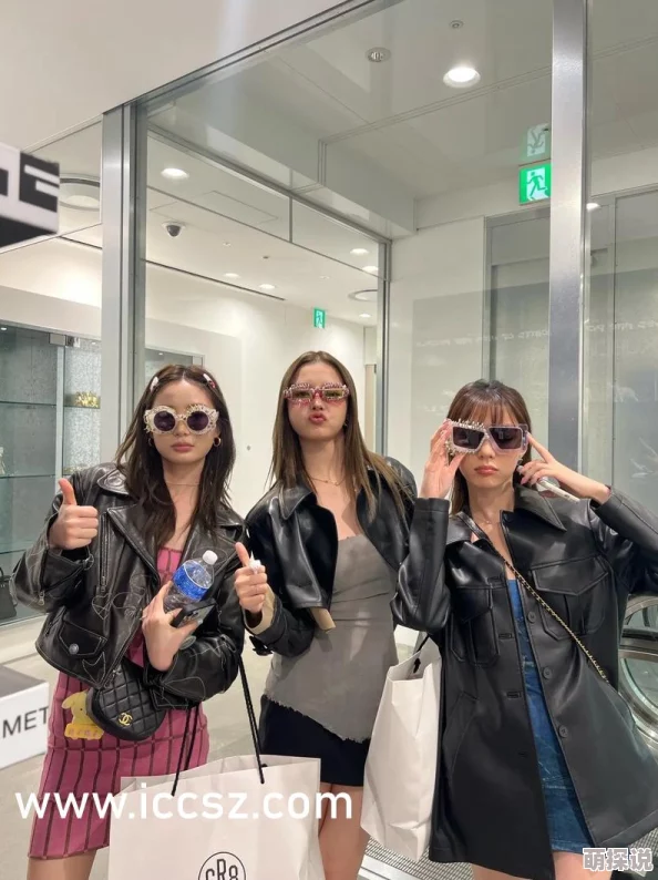 探索村上丽奈的三级作品:揭示她在成人影视界的独特魅力与艺术表现 探索村上丽奈的三级作品:揭示她在成人影视界的独特魅力与艺术表现