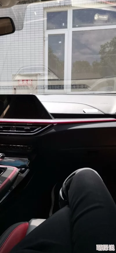 国产浮力草草影院ccyy最新动态：平台更新内容丰富，用户体验持续提升，吸引更多观众关注与参与