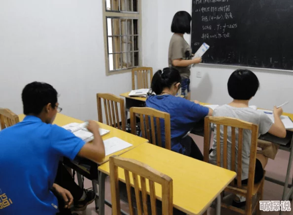 办公室被老师cao的合不拢腿，学生们纷纷围观，场面一度失控引发热议与讨论