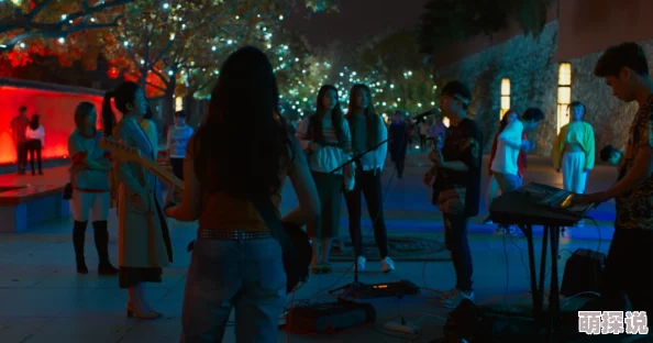 午夜狂欢：城市夜生活的秘密与激情，揭开不为人知的夜幕下故事！