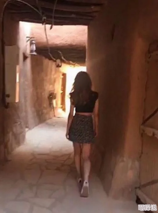 偷窥wc经典女厕视频：近日，该视频在社交媒体上引发热议，许多网友对此表示强烈反对并呼吁加强隐私保护