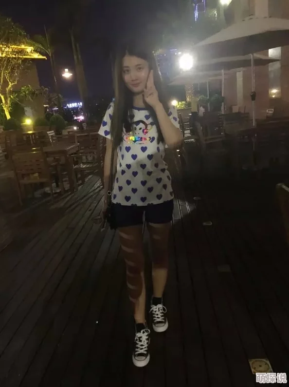 四川少BBB搡BBB爽爽爽，激情四溢的夜晚让人欲罢不能，现场气氛火爆引发热议！