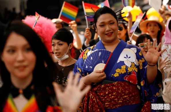 乳交日本人：探讨这一文化现象背后的社会心理与性观念的多元化影响