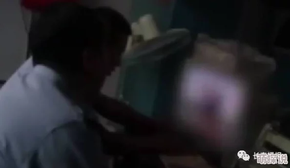 从后面挺进去激情视频，许多网友认为这种内容过于露骨，不适合未成年人观看，同时也引发了对网络色情的讨论