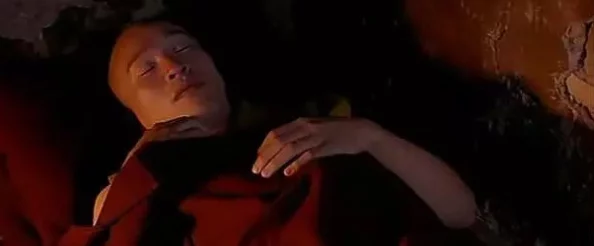 《色戒》完整版视频深度解析：揭示情感与欲望交织的背后故事，带你领略经典之作的独特魅力与艺术价值