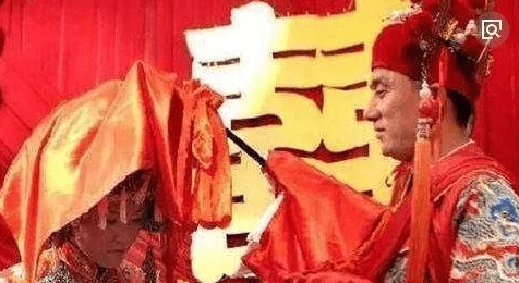 皇上好涨奴婢夹不文h网友认为这部作品情节设定新颖，角色塑造鲜明，但部分情节处理略显生硬，引发了热议和讨论