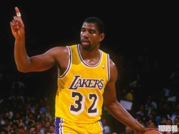 深度解析：最强NBA中詹姆斯表现如何？探寻顶尖SF前锋球员的统治力
