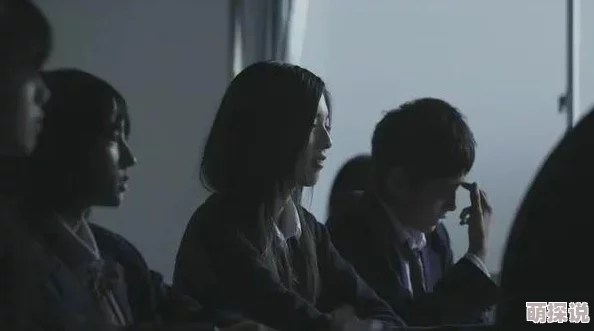 被蹂躏的女教师在线播放一部揭示教育界黑暗面的影片，反映了教师的艰辛与无奈