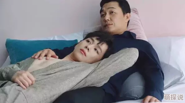 韩国床戏激情合集视频归国后，双生女王她不装了