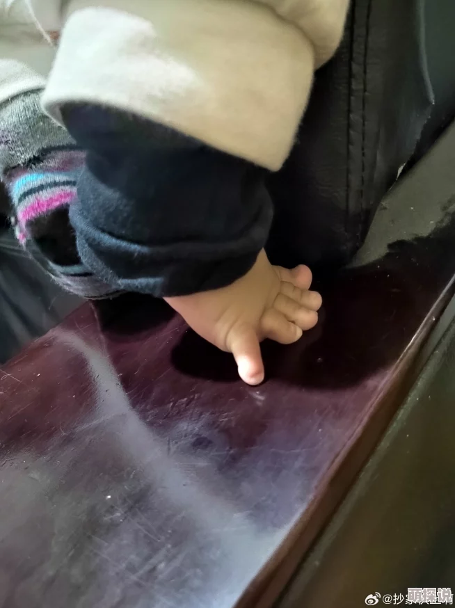 清晨脚奴含了一夜脚趾十日坏人积极向上勇敢追梦让爱与希望照亮人生