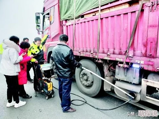 全民枪战2深度解析:重型机甲VS中型机甲,最新对战心得与热门战术 全民枪战2深度解析:重型机甲VS中型机甲,最新对战心得与热门战术