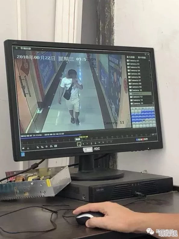 中国偷窥凸wc女厕视频曝光偷拍恶行侵犯隐私违法行为严惩不贷 中国偷窥凸wc女厕视频曝光偷拍恶行侵犯隐私违法行为严惩不贷