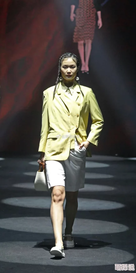 老女人bb2025元宇宙时尚科技大会探讨数字穿搭新趋势