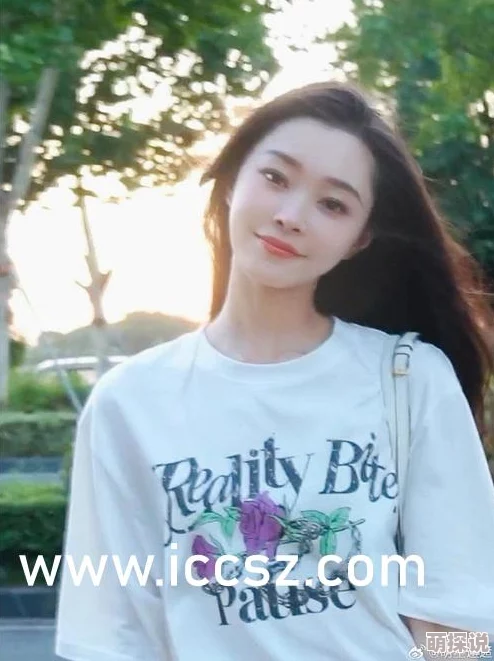 黑色丝袜美女自安慰视频2025元宇宙AI绘画虚拟偶像恋爱养成