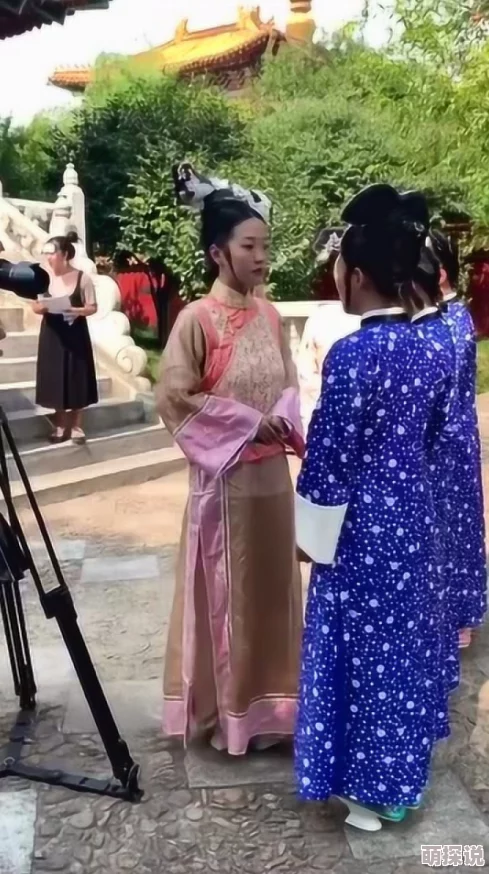 原震惊！当红小花旦片场疑似遭导演潜规则嗯啊开小嫩苞hh...嗯啊紧急送医后表示只是胃痉挛